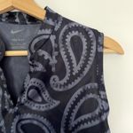 Nike Dri Fit v-neck collared sleeveless workout tank top women's small paisley Photo 1