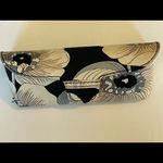 Vera Bradley  sunglasses case Photo 2