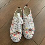 Guess Astray Floral Sneakers Size 8.5 Photo 2