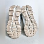 On Running Women’s Cloud rock Waterproof Trail Running Sneakers Sz 7.5 Boots White Photo 6