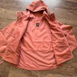 The North Face women's Daybreak Rain Jacket in light mahogany NF0A86NZNXQ Photo 3