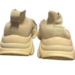 None Women’s size 7M Beige Knit Sneakers Photo 3