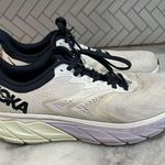 Hoka  One One Arahi 5 Women's Running Shoes Blanc De Blanc / Outer Space US11 B Photo 0