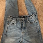 Hollister  Jeans High-Rise Mom Ultra Curvy 25 Medium Wash Photo 0