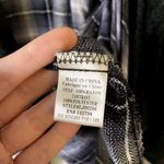 Akira Chicago Black Label black and white flannel cardigan wraparound style rayo Photo 5