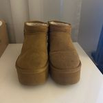 Cushionare Platform Winter Boots Photo 1