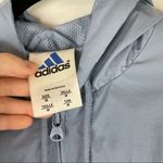 Adidas Vintage Sz Medium Windbreaker Jacket Blue Periwinkle Stripe Sleeves Photo 5