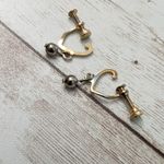 Vintage Screw Back Earrings Photo 3