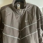 Nike  Windrunner Women's Brown Jacket size 2X Photo 5