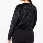 Lululemon  Warm Down Crew *Crushed Velvet
Black Photo 2