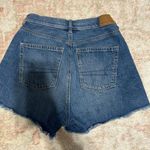 American Eagle 90s Boyfriend Jean Short Photo 3