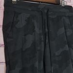 Lululemon READY TO RULU JOGGER HERITAGE 365 CROP CAMO DEEP COAL MULTI 8 Photo 3