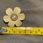 Daisy Cocktail Ring White Photo 3