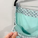 Vineyard Vines  Women’s Performance Mini Skort Teal Gray Geometric Size 8 EUC Photo 3