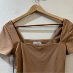 Aritzia Babaton Original Contour NWT Squareneck T-shirt in Soft Tan Size M Photo 2