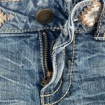 Maurice's SZ 5/6 Jean Shorts Embroidered Low-Rise Frayed Hems Distressed Whisker Photo 4