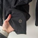 Lululemon 10 RARE Fo Drizzle Rain Jacket in Black Photo 4