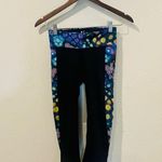 Blackmilk  Zoa Garden Combat Capri Leggings Photo 3