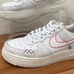 Nike AIR FORCE 1 ‘07 SE Women’s Sneakers Size 7 Photo 1
