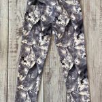 Fabletics Gray and White Collage Capri. Size XSmall Photo 5
