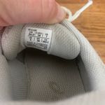 ASICS upcourt 5 Volleyball Shoes Sz 7 Photo 6