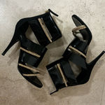 Vero cuoio italia Elegant Black and Gold Women's Heels Size 7.5 Photo 2