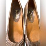 Earthies Raynia Taupe Tan Leather Peep Toe Heels Women’s 7.5 Minor Scuffs in GUC Photo 10