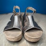 Clarks  Collection Gold Metallic Annadel Bari Cork Wedge Sandals Women’s Size 8.5 Photo 3