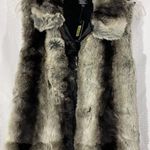 Lisa international faux fur sweater vest women’s petite M Gray Size M Photo 0
