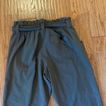 Athleta  skyline paperbag olive green pant size 2 Photo 10
