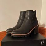 Naturalizer Madalynn Gore Booties Photo 0