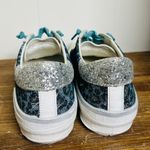 Dolce Vita Zina Sneaker Women's 6.5 Leopard Splash Fabric Silver Shimmer Glitter White Photo 4