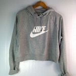 Nike L Center Logo Spellout Swoosh Hoodie Drawstring Crop Sweatshirt in Gray Photo 7