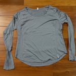 Under Armour  HeatGear Long Sleeve Athletic Top Gray Semi Fitted Zipper Pocket XL Photo 0