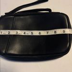 LL BEAN BLACK LEATHER WRISTLET DOUBLE ZIP CLOSURE ONE SLIP POCKET OUTSIDE
UNISEX Photo 11