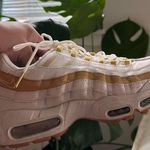 Nike  Womens WMNS Air Max 95 Desert Sand/Metallic Gold Size 9 Photo 5