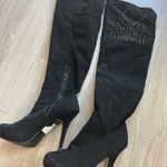 Elevate Your Look: Suede Heeled Knee Photo 2