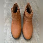 WANTED Glitz Low Ankle Boots Tan Vegan Leather Women's 6.5 Studs Buckle Western Brown Photo 2