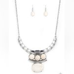 Paparazzi ♥ Commander In CHIEFETTE - White Necklace Photo 1