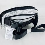 Lululemon Everywhere Belt Bag Photo 2
