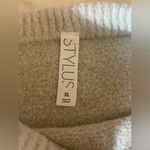 STYLUS Women's Size XL Cream Crew Neck Sweater Soft Knit Minimalist Photo 3