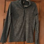 Under Armour  Quarter Zip Pullover Women's Med Gray Fitted Pullover Heatgear 1/4 Photo 0