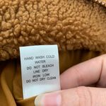 Vestique Cropped Fuzzy Jacket Photo 5