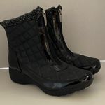 Meghan LA Khombu Black Quilted winter boots size 8m (Megan) Photo 0