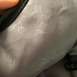 ThirtyOne Boutique Thirty-One Black White Chevron Nylon Shoulder Bag Casual Summer Beach Pool Bag Photo 6