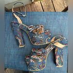 Sabates blue Alanis platforms Size 8 Photo 1