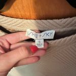 She & Sky Boutique  tan short sleeve blouse size small Photo 1