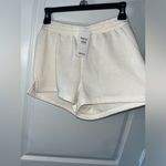 Streetwear Society NWT Creme Beige Fleece Lined Stretchy Shorts Sz Small Petite Photo 4