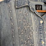 Gap Denim Vintage Floral Embroidered Blue Denim Shirt Size Large Photo 5