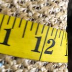 Tan beige cream woven straw hand tote bag with embroidered flowers and wooden handles Photo 4